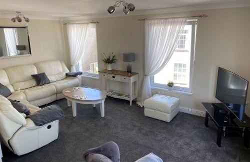 Cleethorpes Apartamento | Eastcliffe Penthouse, 2 beds & bathrooms with parking