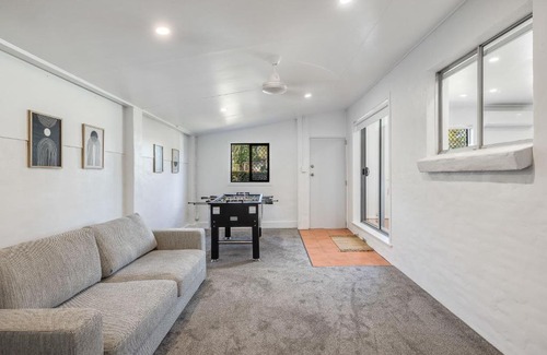 East Toowoomba Casa | Eastside Haven - Central & Convenient!
