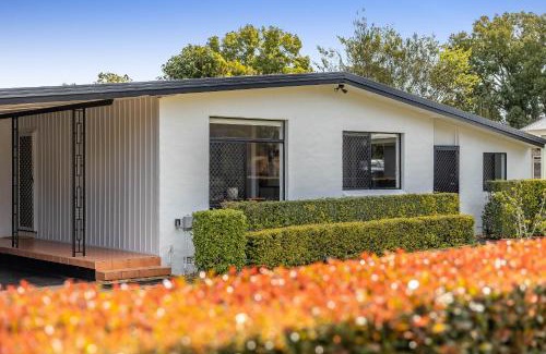 East Toowoomba Casa | Eastside Haven - Central & Convenient!