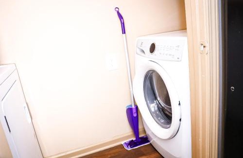 Norcross Apartamento | Easy Access 2beds,1bt luxury kingbed with pool sleeps 4