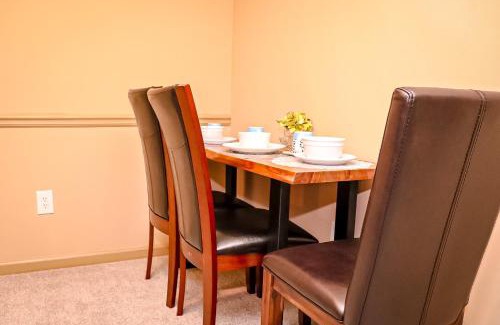 Norcross Apartamento | Easy Access 2beds,1bt luxury kingbed with pool sleeps 4