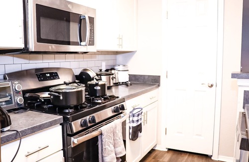 Norcross Apartamento | Easy Access luxurious kingbed