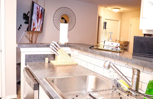 Norcross Apartamento | Easy Access luxurious kingbed