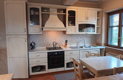 Fiuggi Apartamento | Fácil acceso a Roma en tren o autopista a Montecassino. Pompeya