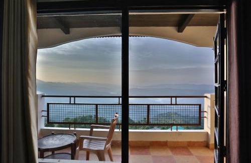 Lansdowne Hotel | ECKO Kasang Regency Hill Resort