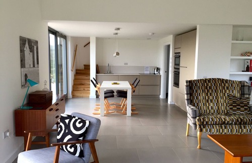 Skinidin Casa | Casa moderna ecológica y amigable con la espalda, impresionantes vistas desde todas las habitaciones, por Dunvegan