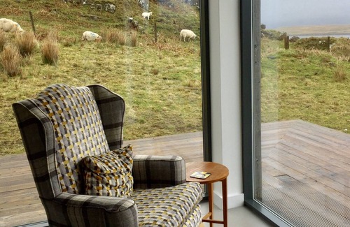 Skinidin Casa | Casa moderna ecológica y amigable con la espalda, impresionantes vistas desde todas las habitaciones, por Dunvegan