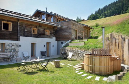 Hauteluce Chalet De Esquí | Chalet de diseño ecológico con vistas al Mont Blanc y baño nórdico (15 personas)