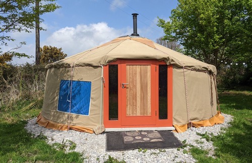 Whitegate Alquiler De RV | Eco Glamping immersed in nature, ideal for family holidays andromantic getaways!