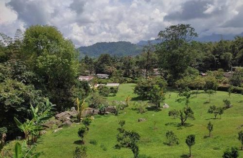 Sasaima Chalet De Esquí | Eco Hotel La Primavera - Cabañas Campestres de Descanso