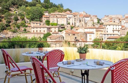 Olargues Hotel | Ecole Olargues - Chambres & restaurant - Teritoria
