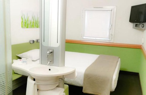 Greater Johannesburg Metropolitan Area Hotel | Ecomotel Grayston previously known as SUN1 Wynberg