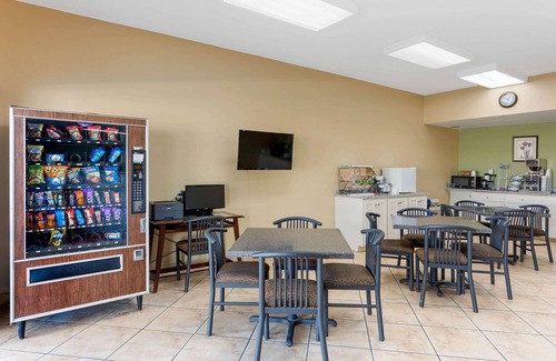 Belton Hotel | Econo Lodge Belton - Kansas City South