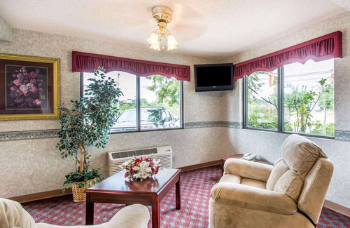 Dothan Hotel | Econo Lodge Dothan