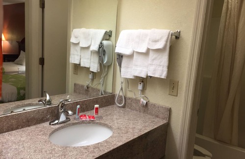 Dothan Hotel | Econo Lodge Dothan