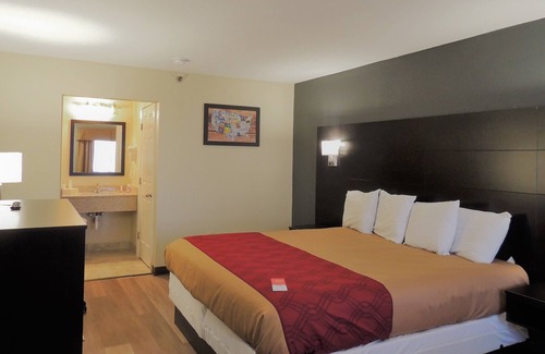 Freeport Hotel | Econo Lodge Freeport - Brunswick Area