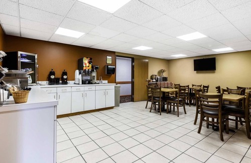 Dickson Hotel | Econo Lodge Inn & Suites Dickson