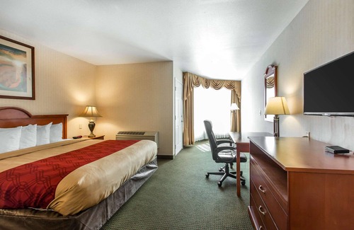 La Sierra Hotel | Econo Lodge Inn & Suites Riverside - Corona