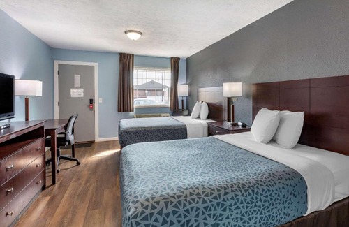 Sandusky South Hotel | Econo Lodge Inn & Suites Sandusky South