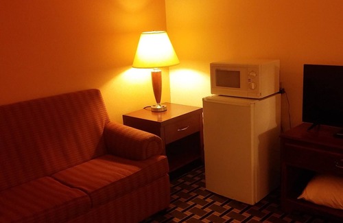 Brookings Hotel | Econo Lodge Inn & Suites