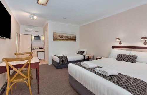 Hillvue Hotel | Econo Lodge Savannah Park Tamworth