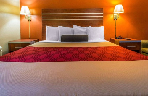 Hermitage Hotel | Econo Lodge