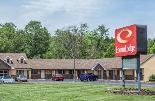 Newton Cabina | Econo Lodge