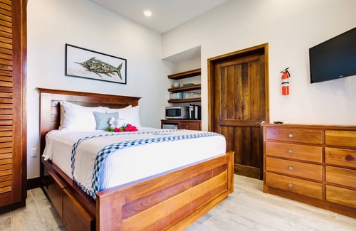 Placentia Complejo | Estudio económico frente a la playa con bar en la piscina