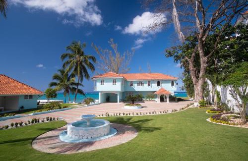 Tower Isle Hotel | Edgewater Beach Villa - Beach Front, Close to All Attractions