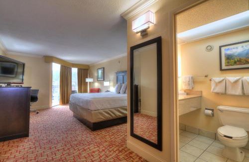 Gatlinburg Hotel | Edgewater Hotel and Conference Center
