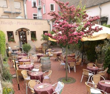 Eilenburg Hotel | Eiscafe-Pizzeria-Hotel Rialto