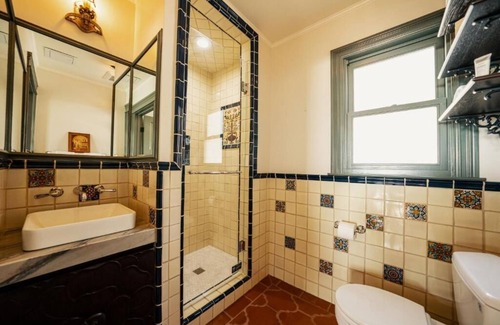 Capistrano Beach Hotel | El Caminante Bar & Bungalows