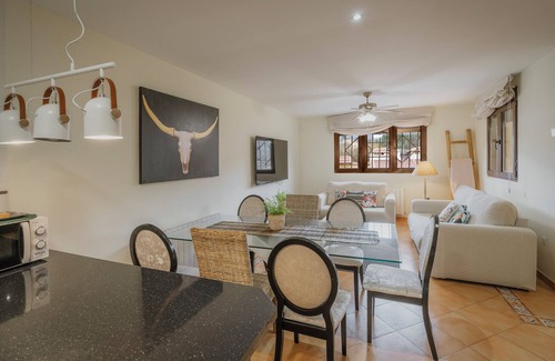 Villanueva de Avila Casa | El Encanto del Alberche 'Casa 3' con vistas a la montaña, piscina compartida y Wi-Fi