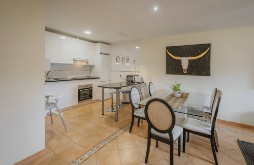 Villanueva de Avila Casa | El Encanto del Alberche 'Casa 3' con vistas a la montaña, piscina compartida y Wi-Fi