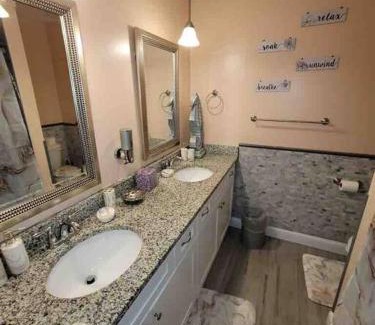 Palmetto Dunes Apartamento | Elegant 2-bedroom pet-friendly villa w 2 parking spaces