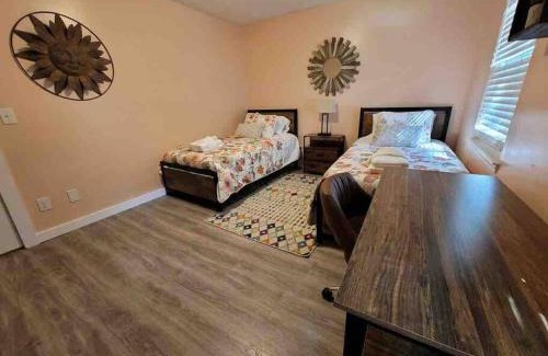 Palmetto Dunes Apartamento | Elegant 2-bedroom pet-friendly villa w 2 parking spaces