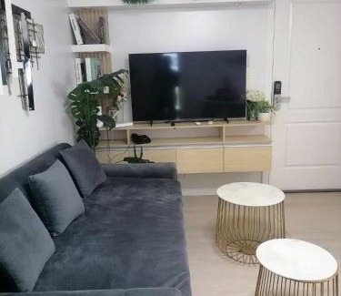 Don Bosco Apartamento | Elegant 2BR Condo Maldives Tower - Azure Resort Residences near MOA, Airport, SM, Casinos