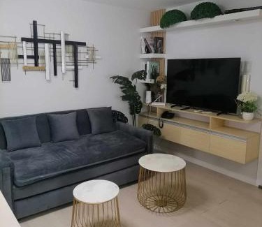 Don Bosco Apartamento | Elegant 2BR Condo Maldives Tower - Azure Resort Residences near MOA, Airport, SM, Casinos