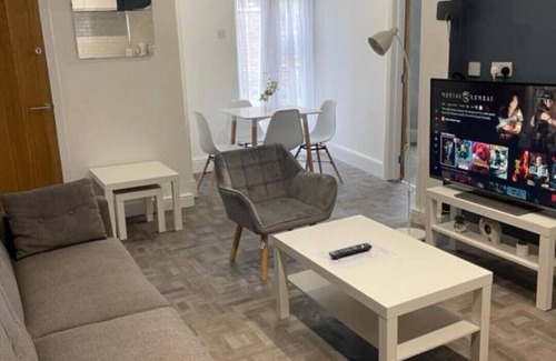 Cradley Apartamento | Elegant 3 Bedroom Apartment