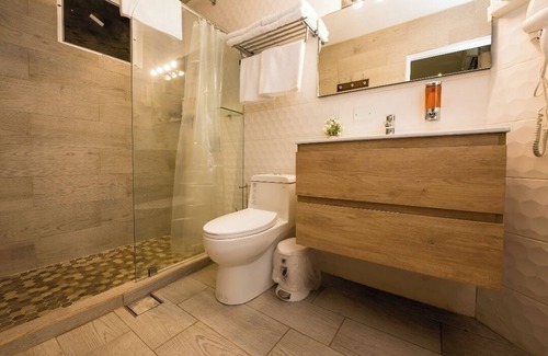 San Pedro Casa | Elegant 3500sq ft Family Residence