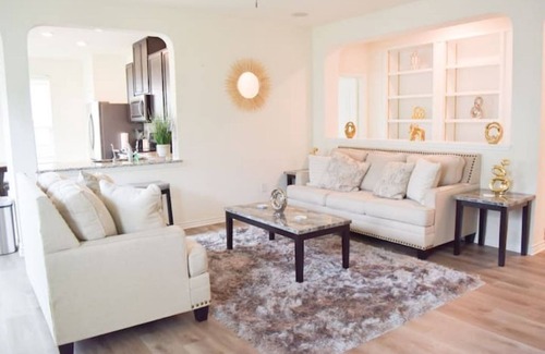 San Antonio Casa | Elegant and cozy 3 bedroom/2 full bath new home