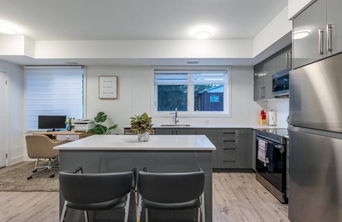 Niagara Falls Casa | Elegant Apartment, 5mins from the Falls