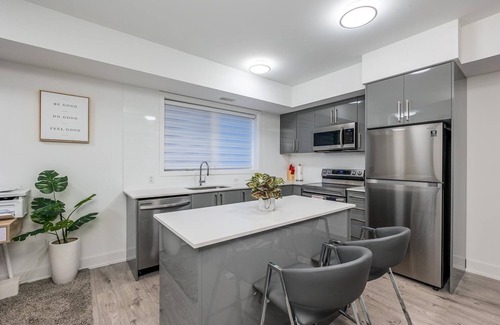 Niagara Falls Casa | Elegant Apartment, 5mins from the Falls