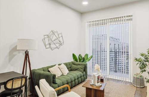 Fort Worth Apartamento | Elegant Downtown 1BD Condo with Pool & Gym