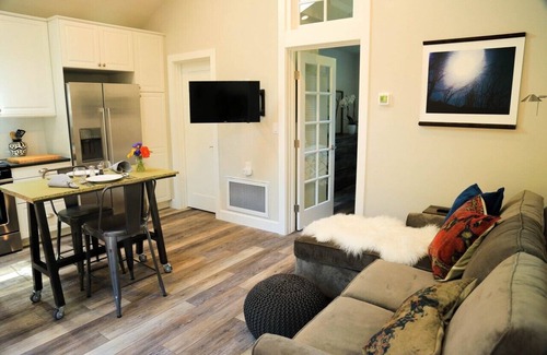 Sebastopol Casa | Elegante casa de huéspedes a poca distancia del fabuloso centro de Sebastopol