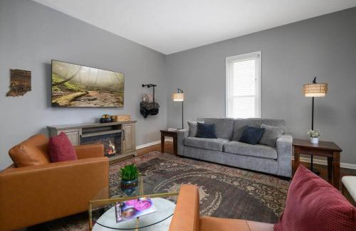 Muncie Villa | Elegant House 2 min from BSU/Hospital/Downtown