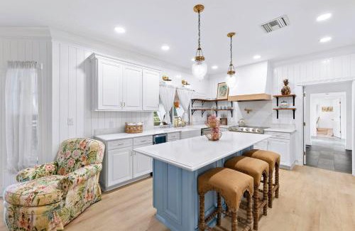 Biggar Casa | ELEGANT PRIVATE OLD SOUTH FLORIDA ESTATE NEW SLEEPS 18 TO 20 LARGE FAMILIES RETREAT WEDDINGS REUNIONS NANNY QUARTERS