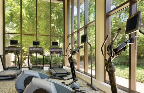 Peachtree City Casa | Elegant Room with Home-Like Comfort! Free WiFi