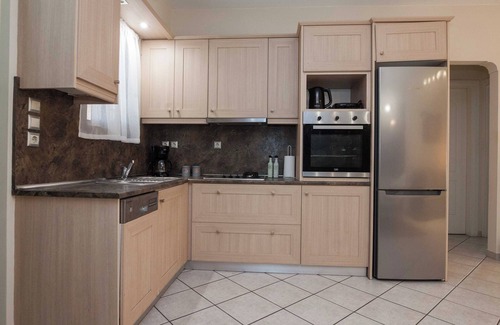 Petralona Apartamento | Elegant Spacious 2 Bd Apt in Petralona