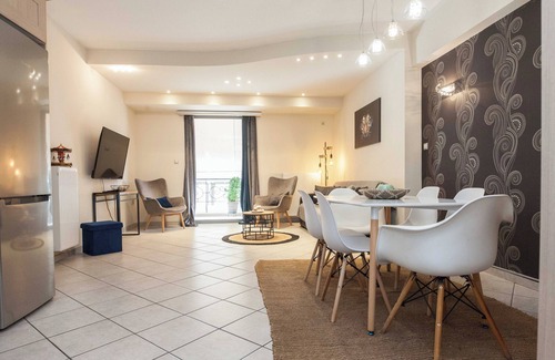 Petralona Apartamento | Elegant Spacious 2 Bd Apt in Petralona